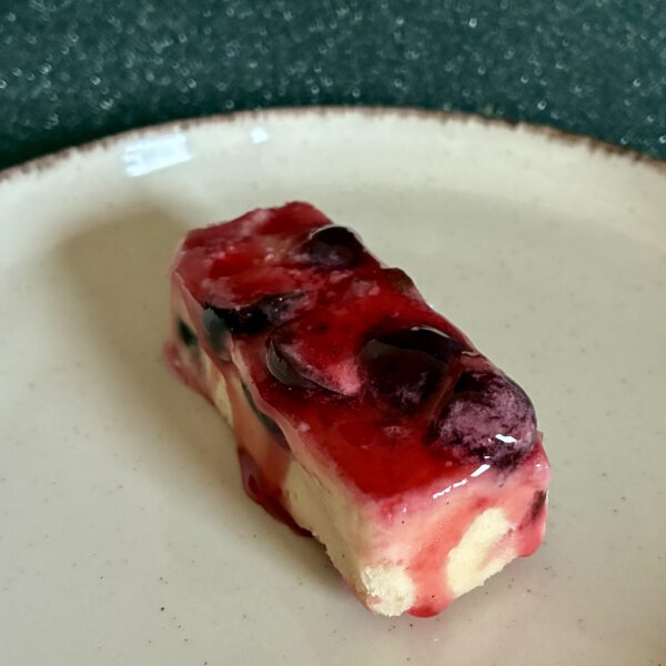 Vegan vanilleijs met amarena kersen